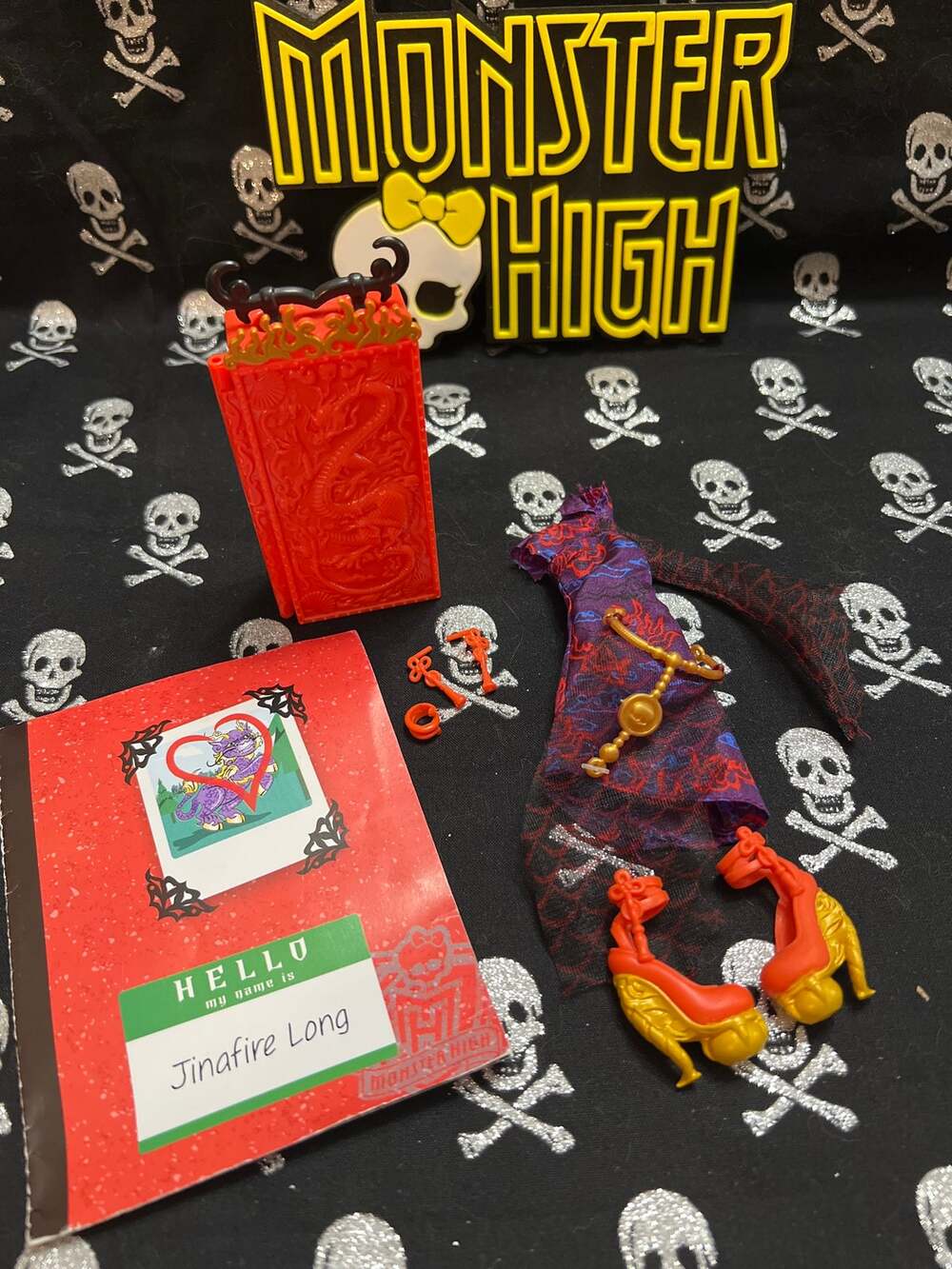 Monster High Jinafire Long Scaris Complete Outfit, Jewelry, Accessories & Diary